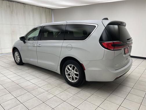 Silver Mist Clearcoat 2024 Chrysler Pacifica Touring L