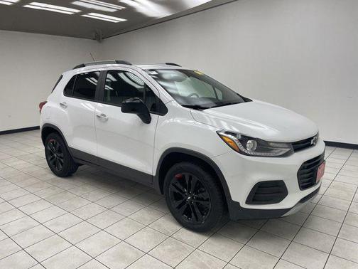 Summit White 2019 Chevrolet Trax LT