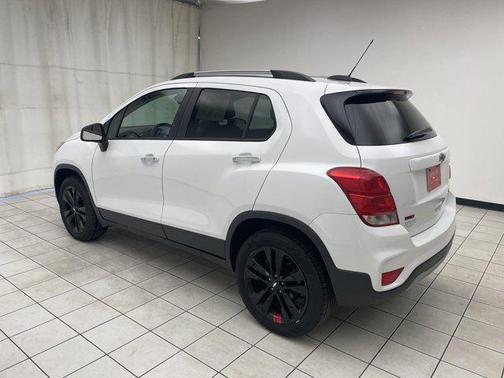 Summit White 2019 Chevrolet Trax LT