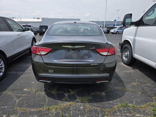 2016 Chrysler 200 S