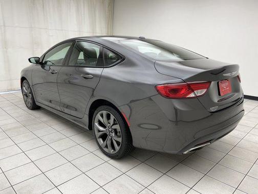 2016 Chrysler 200 S