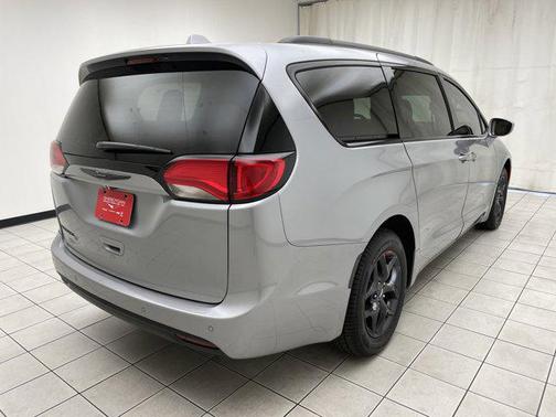 2020 Chrysler Pacifica Touring-L Plus