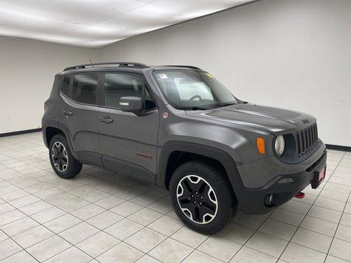 Granite Crystal Metallic Clearcoat 2016 Jeep Renegade Trailhawk