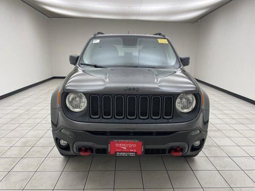 Granite Crystal Metallic Clearcoat 2016 Jeep Renegade Trailhawk