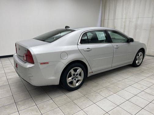 Silver Ice Metallic 2012 Chevrolet Malibu LS