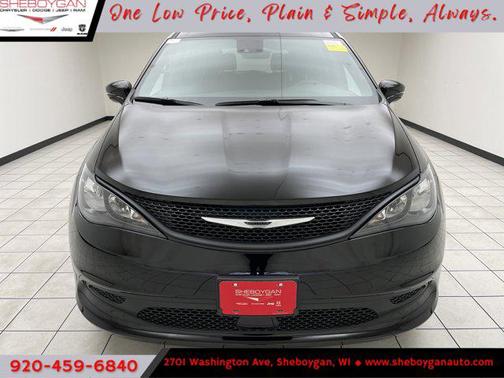 2026 Chrysler Voyager LX