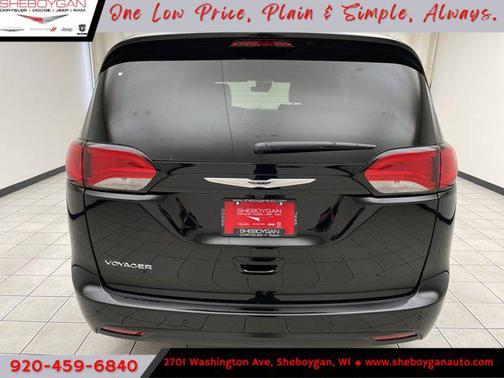 2026 Chrysler Voyager LX