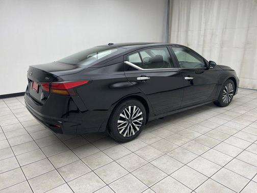 Super Black 2024 Nissan Altima 2.5 SV