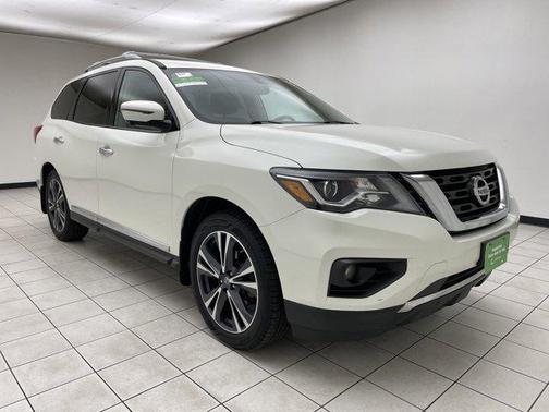 2017 Nissan Pathfinder Platinum