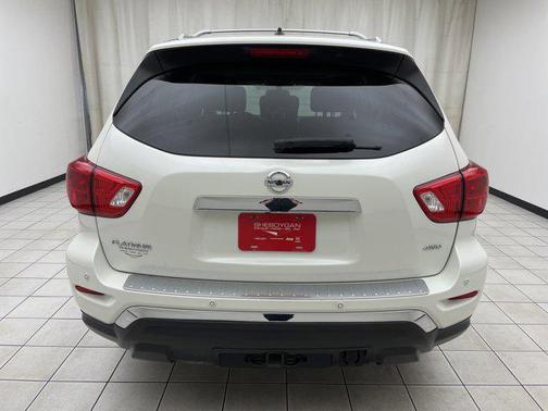 2017 Nissan Pathfinder Platinum