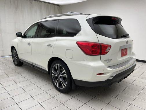 2017 Nissan Pathfinder Platinum