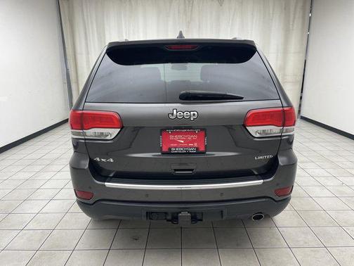 Granite Crystal Metallic Clearcoat 2016 Jeep Grand Cherokee Limited