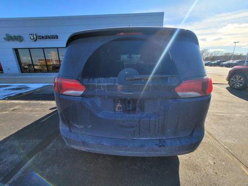 2018 Chrysler Pacifica Touring-L