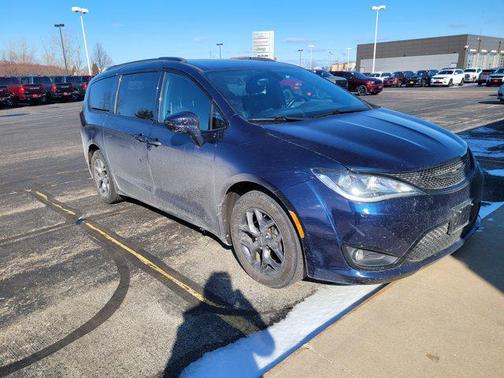 2018 Chrysler Pacifica Touring-L