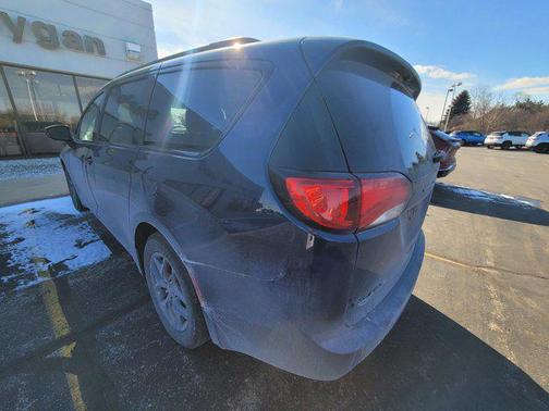 2018 Chrysler Pacifica Touring-L