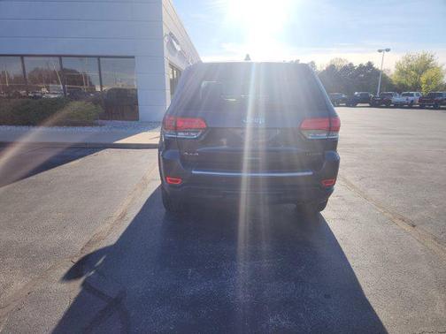 Granite Crystal Metallic Clearcoat 2015 Jeep Grand Cherokee Limited