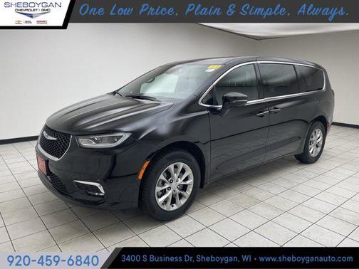 Diamond Black Crystal Pearlcoat 2026 Chrysler Pacifica L