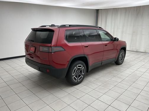 Red Hot Pearlcoat 2026 Jeep Cherokee Laredo 4x4