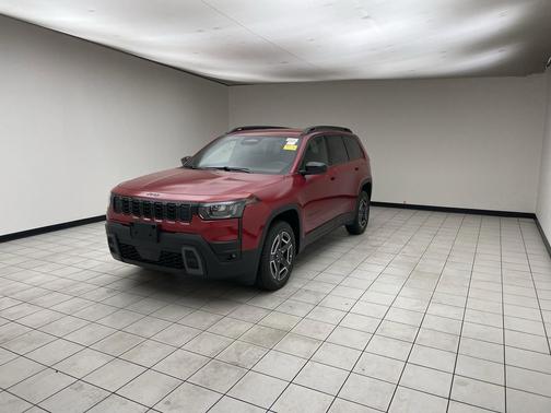 Red Hot Pearlcoat 2026 Jeep Cherokee Laredo 4x4