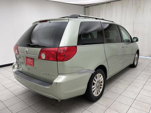 2008 Toyota Sienna XLE