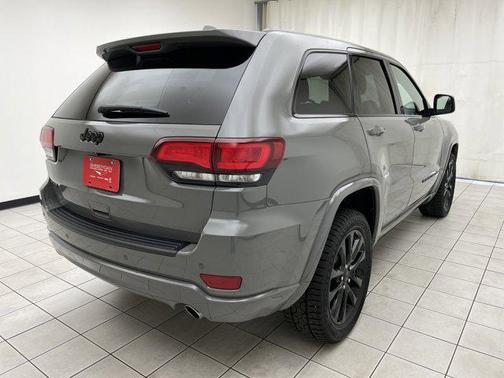 2022 Jeep Grand Cherokee Laredo