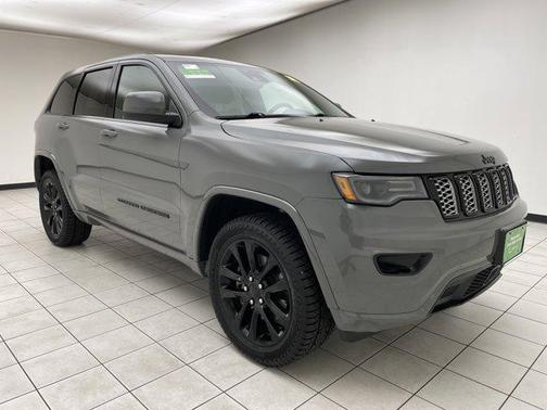 2022 Jeep Grand Cherokee Laredo
