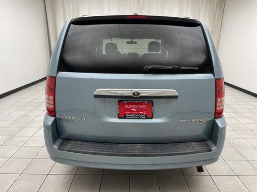 2010 Chrysler Town & Country Touring