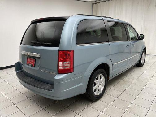 2010 Chrysler Town & Country Touring
