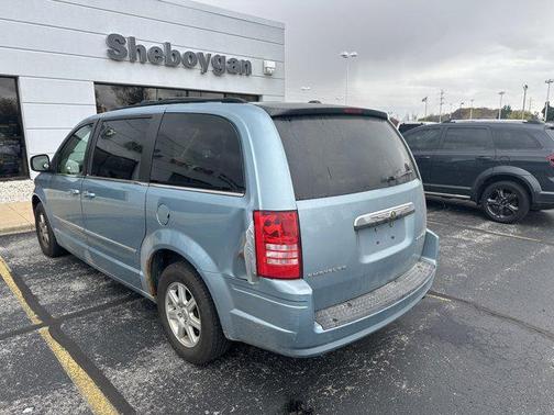 2010 Chrysler Town & Country Touring