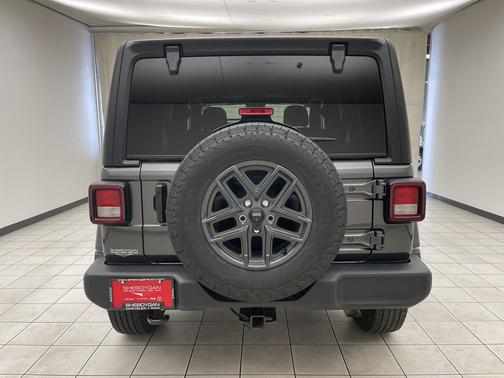 Granite Crystal Metallic Clearcoat 2024 Jeep Wrangler Sport S