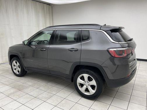 Granite Crystal Metallic Clearcoat 2018 Jeep Compass Latitude