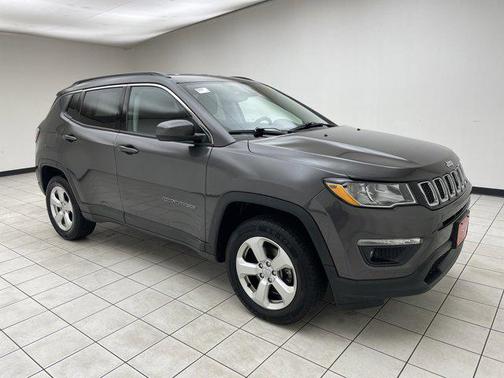 Granite Crystal Metallic Clearcoat 2018 Jeep Compass Latitude
