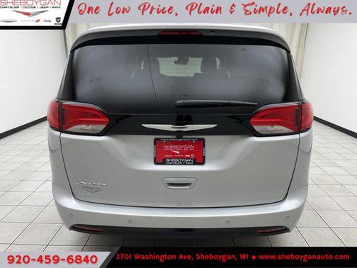 2026 Chrysler Voyager LX