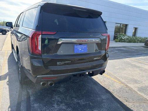 Onyx Black 2023 GMC Yukon XL AT4