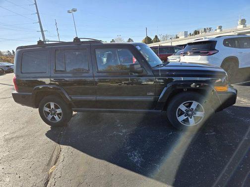 2008 Jeep Commander Sport