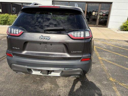 Granite Crystal Metallic Clearcoat 2019 Jeep Cherokee Limited