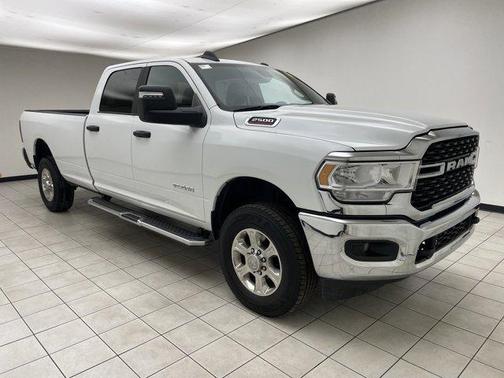 2024 RAM 2500 Big Horn Crew Cab 4x4 8' Box