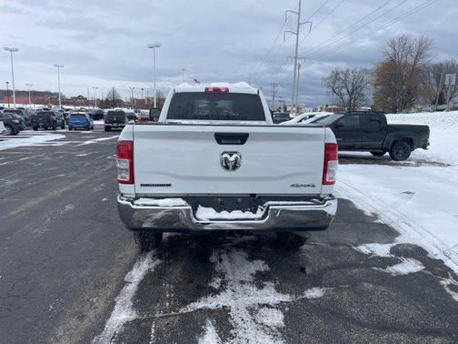 2024 RAM 2500 Big Horn Crew Cab 4x4 8' Box