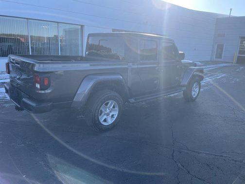 2022 Jeep Gladiator Sport S