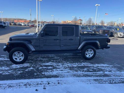 2022 Jeep Gladiator Sport S