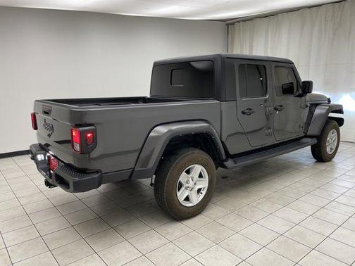 Granite Crystal Metallic Clearcoat 2022 Jeep Gladiator Sport S