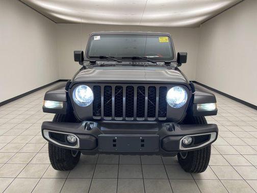 Granite Crystal Metallic Clearcoat 2022 Jeep Gladiator Sport S