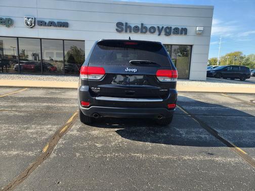 Brilliant Black Crystal Pearlcoat 2014 Jeep Grand Cherokee Limited