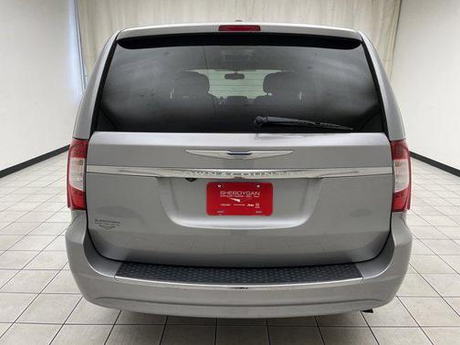 2013 Chrysler Town & Country Touring