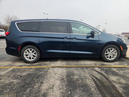 Fathom Blue Pearlcoat 2023 Chrysler Pacifica Touring L