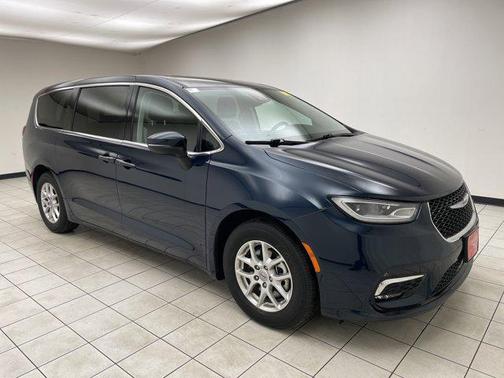 Fathom Blue Pearlcoat 2023 Chrysler Pacifica Touring L