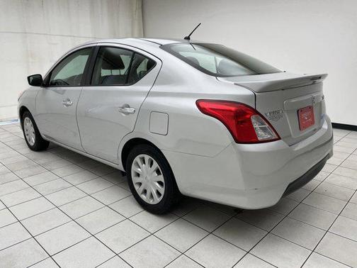 2016 Nissan Versa 1.6 SV