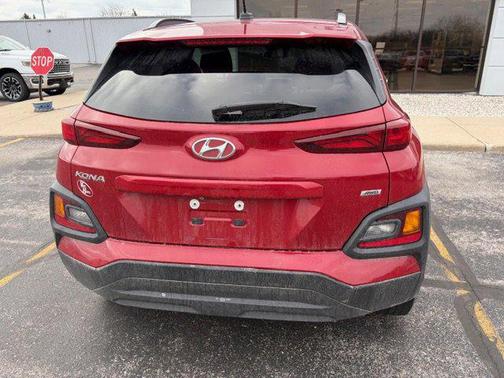 2021 Hyundai KONA SEL