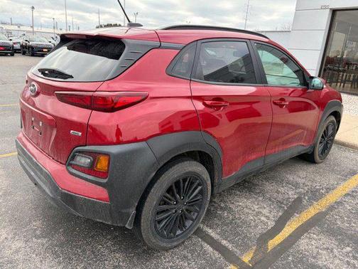 2021 Hyundai KONA SEL