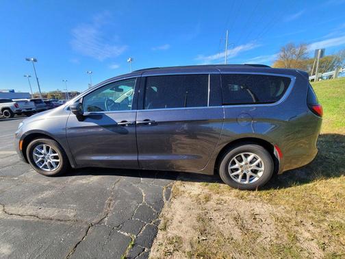 Fathom Blue Pearlcoat 2025 Chrysler Pacifica L